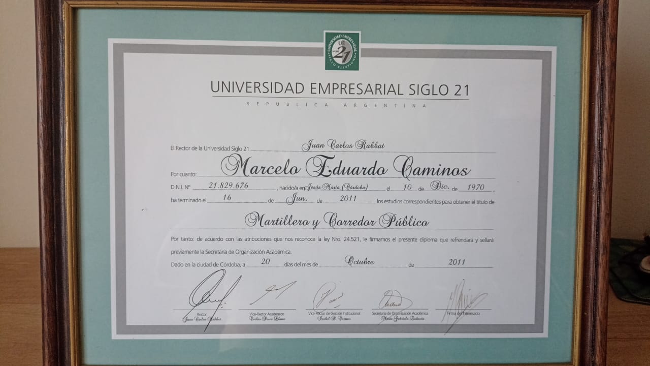 Certificado profesional de Marcelo Caminos