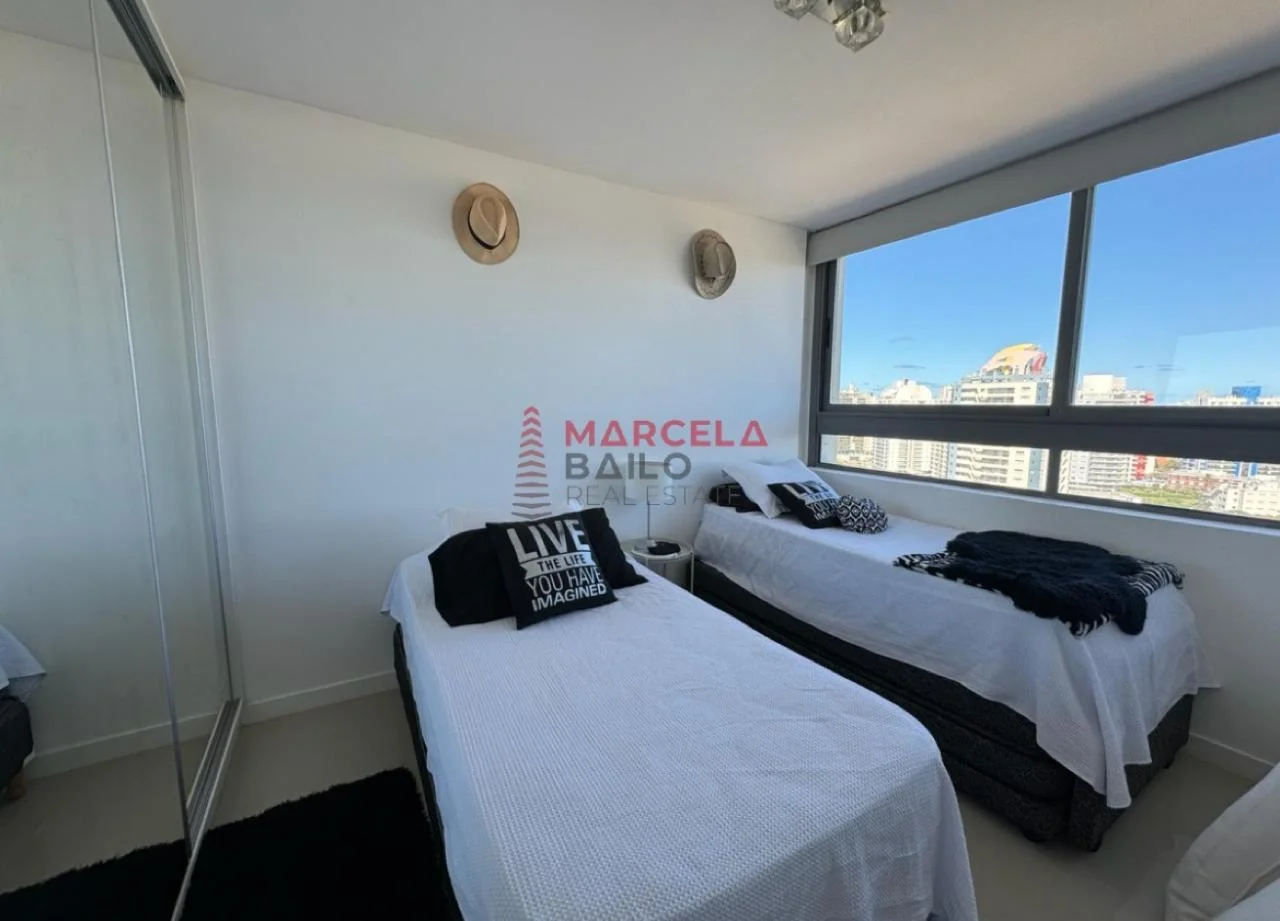 Departamento en Punta del Este con vista al mar y cerca de la playa