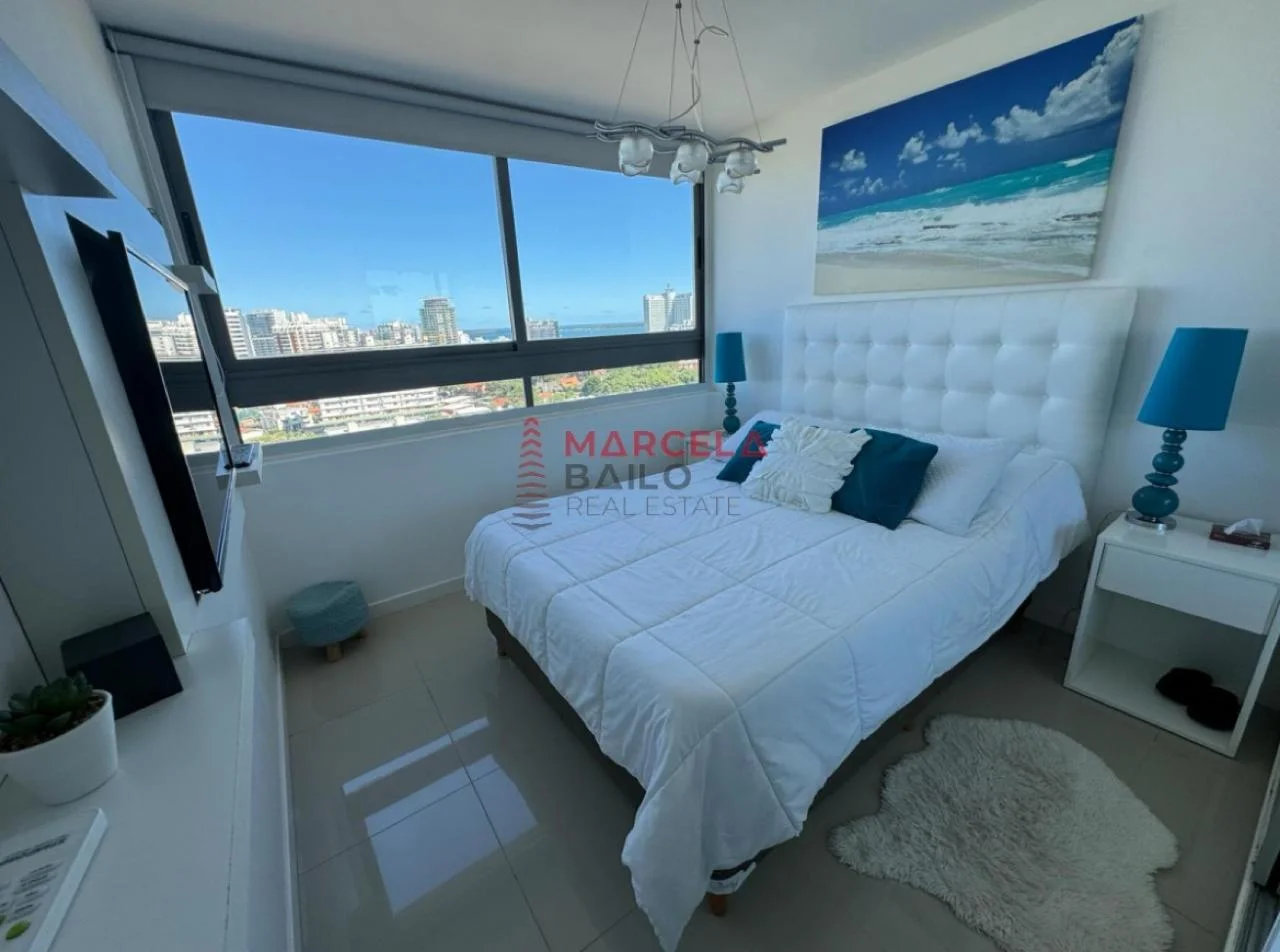 Departamento en Punta del Este con vista al mar y cerca de la playa