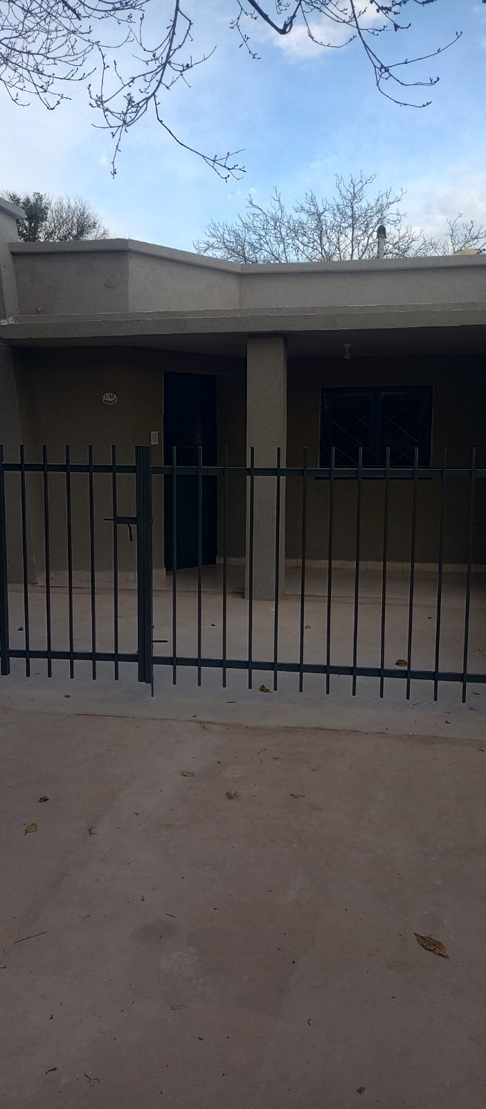 Casa refaccionada a nueva – Cástulo Peña – USD 80.000