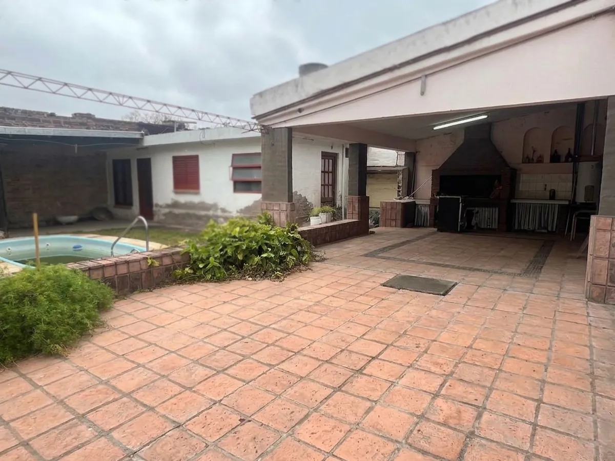 Casa con departamento independiente y piscina en Barrio Norte, Jesús María