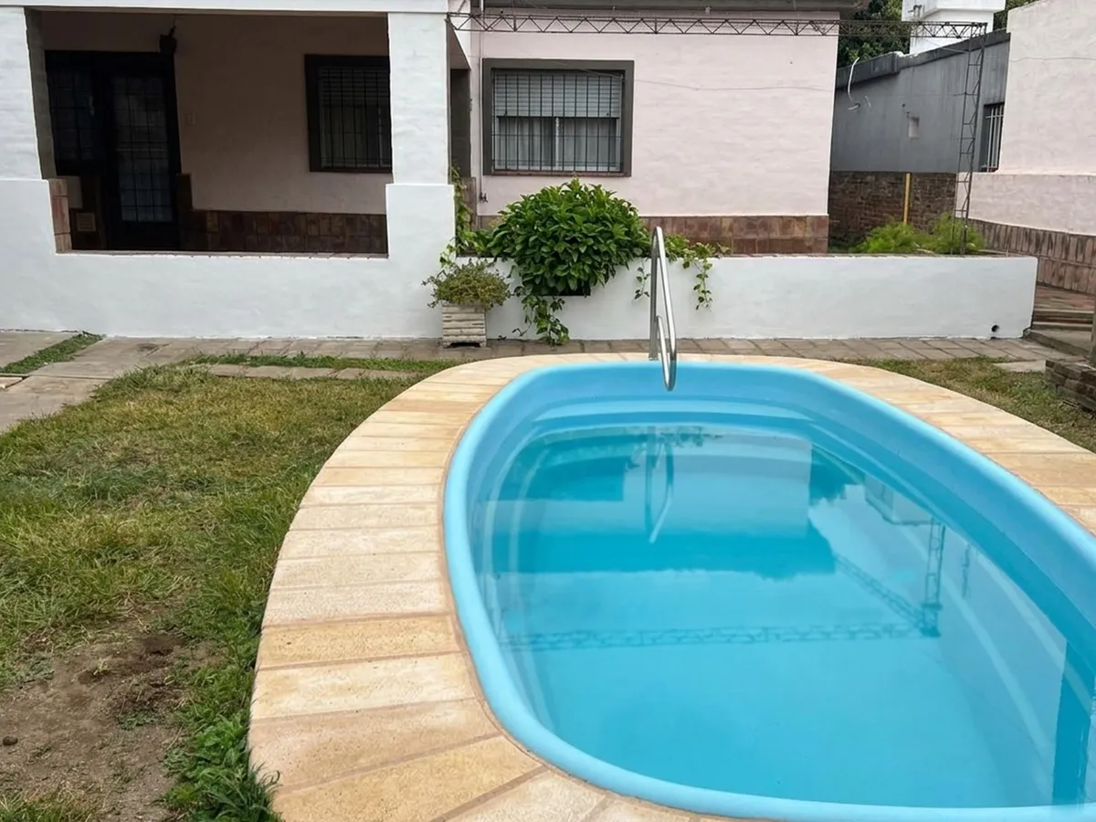 Casa con departamento independiente y piscina en Barrio Norte, Jesús María
