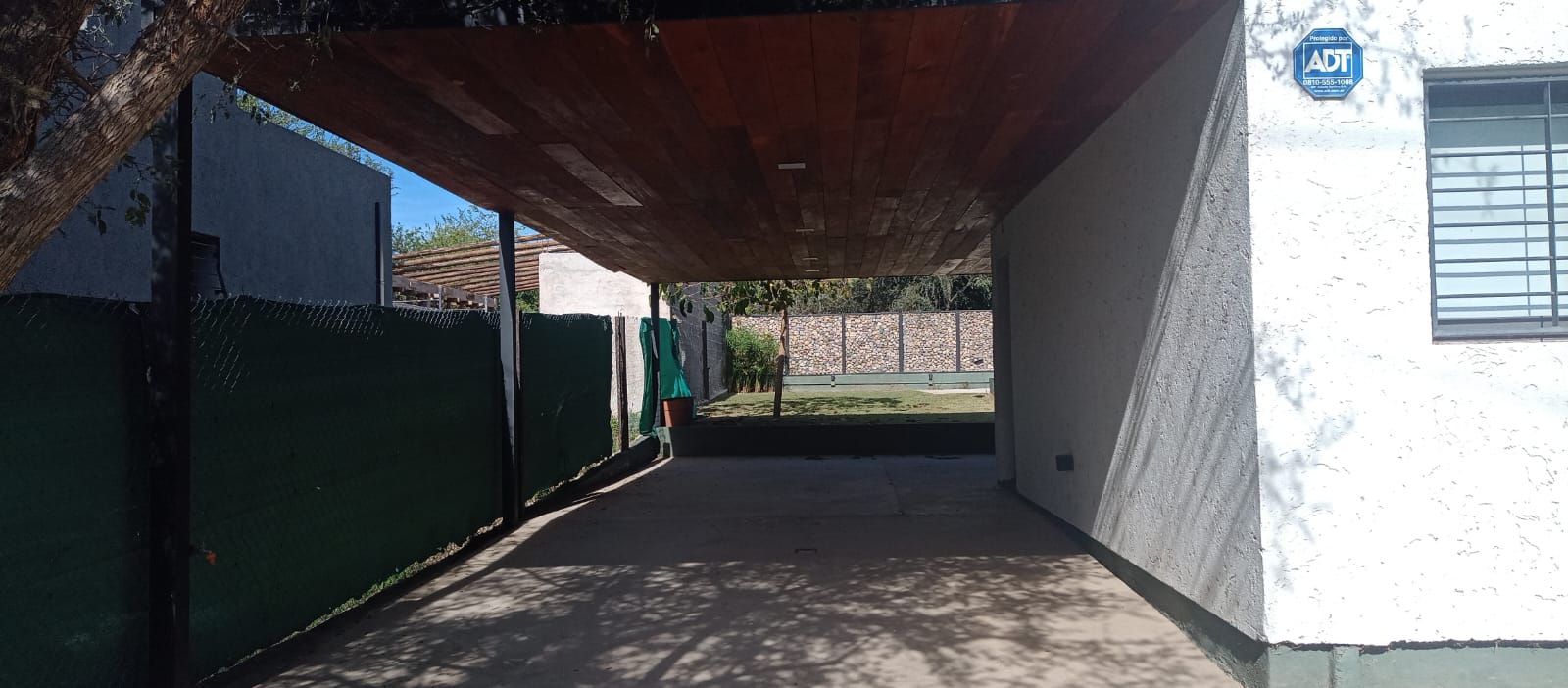 Casa con piscina y 95m2 cubiertos en La Granja
