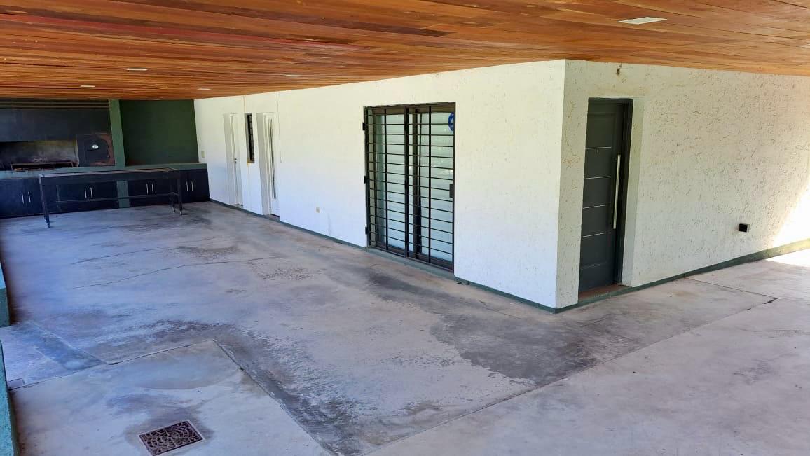 Casa con piscina y 95m2 cubiertos en La Granja