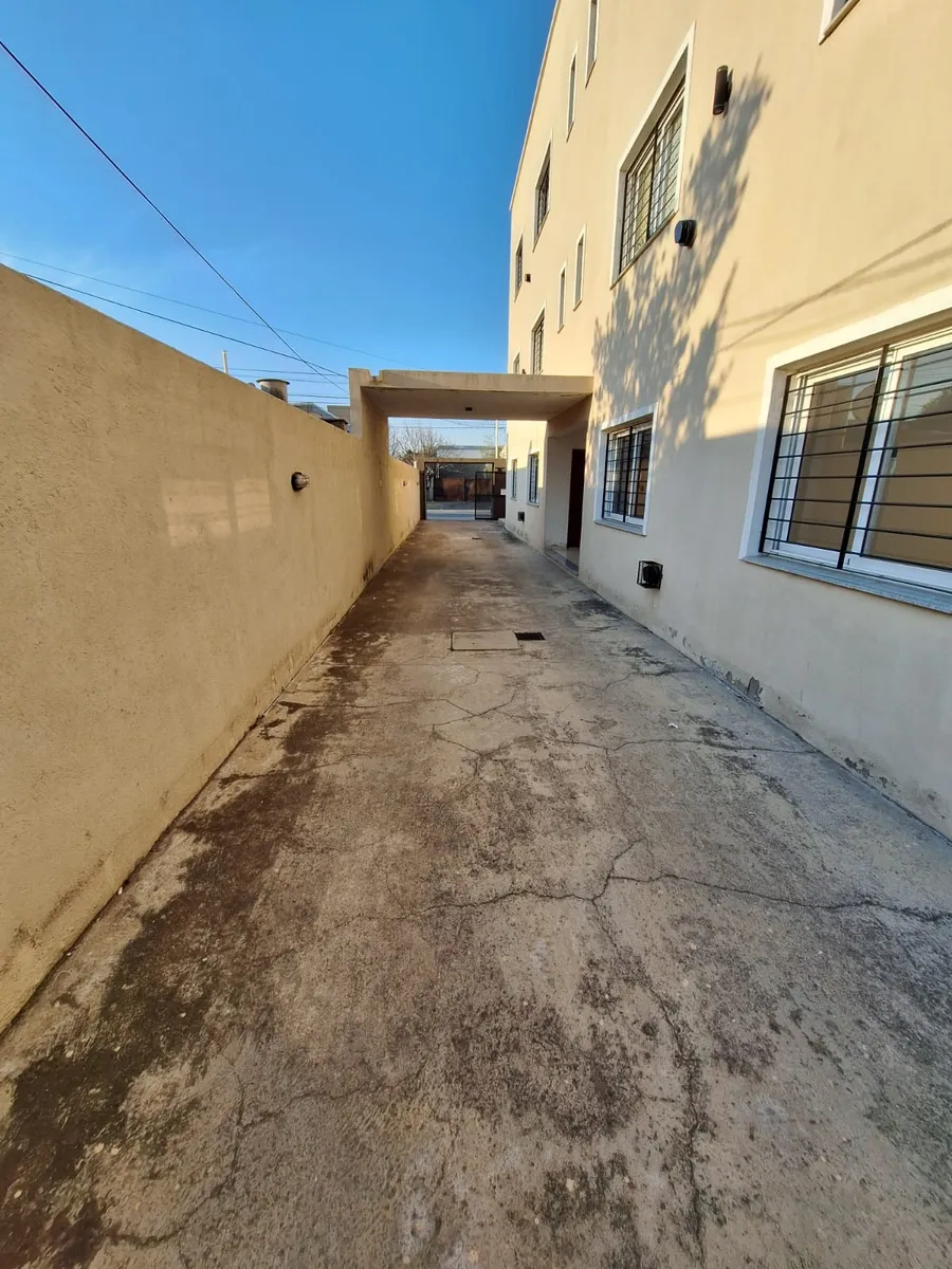 Compra departamento 2 dormitorios y cochera o compra todo el bloque en Jesús María, Córdoba