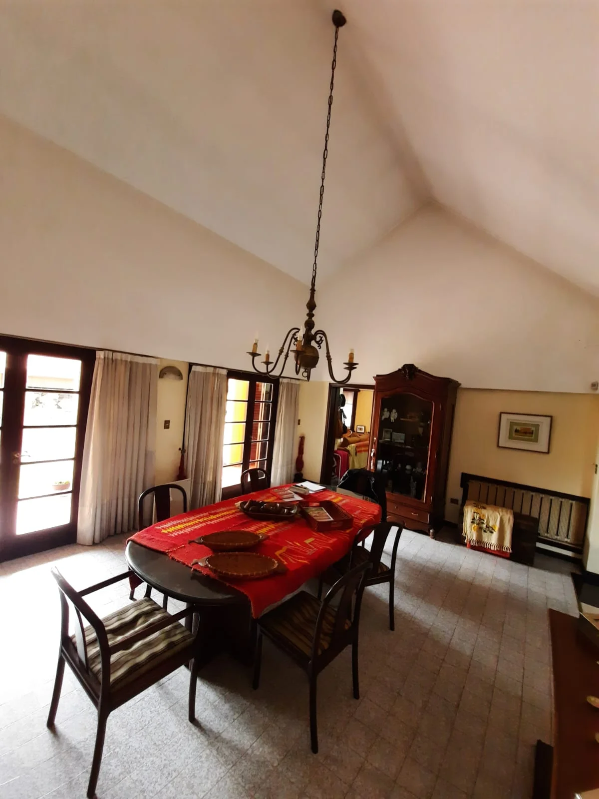 Casa con pileta en corazón de Jesús María