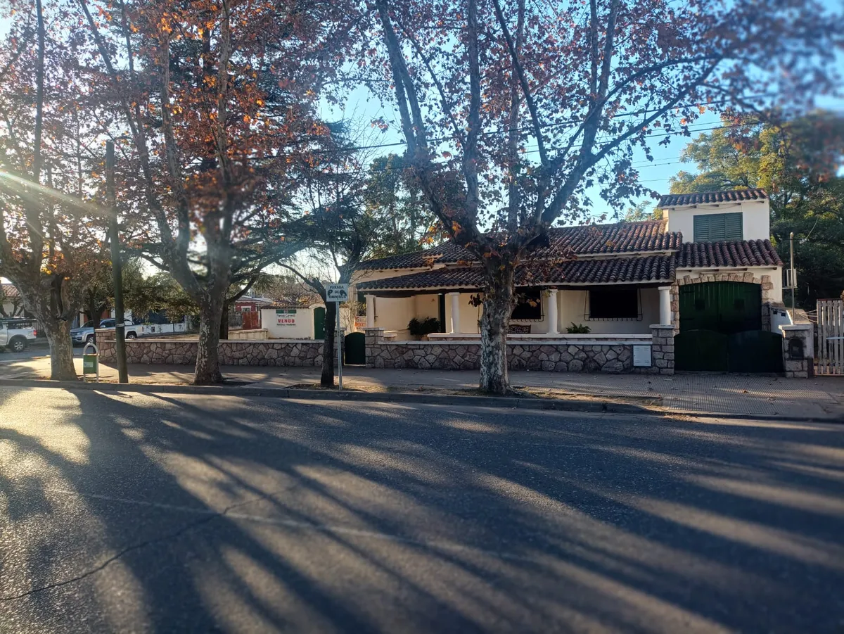 Esquina Premium Jesús María: Casa 4 Dorm. Doble Lote