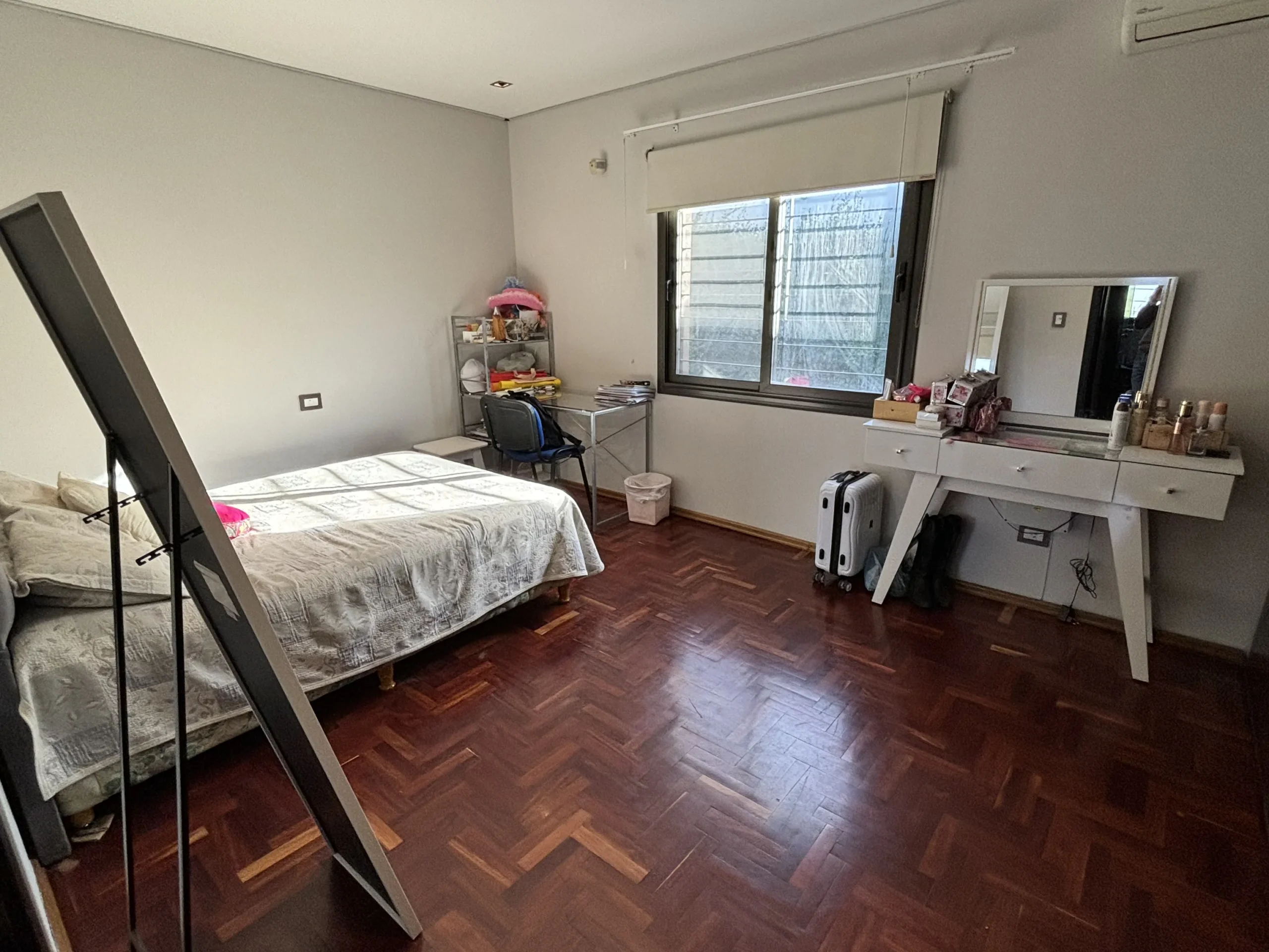 Importante propiedad en Jesús María a metros del Colegio Seminario – 3 dorm, suite y terraza