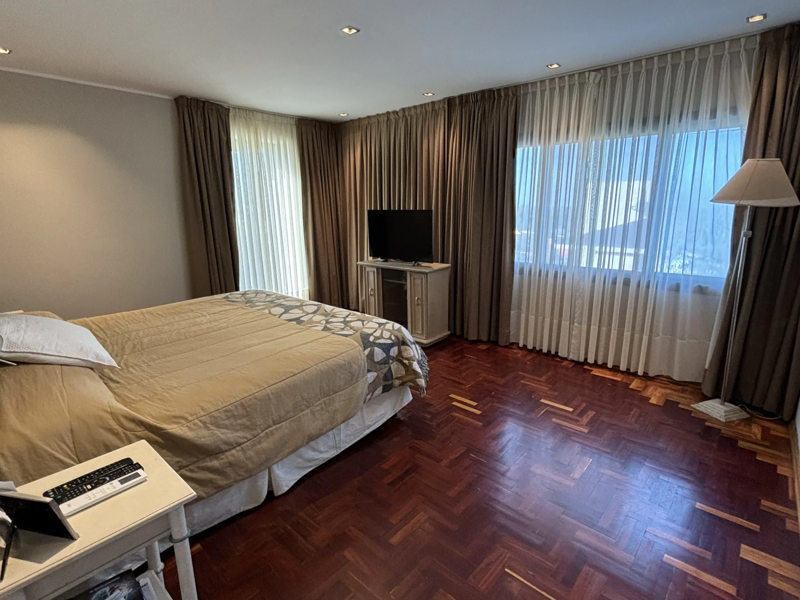 Importante propiedad en Jesús María a metros del Colegio Seminario – 3 dorm, suite y terraza