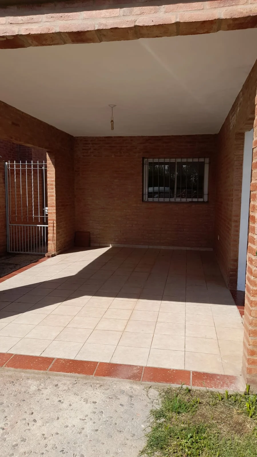 Casa de 2 dormitorios en Colonia Caroya