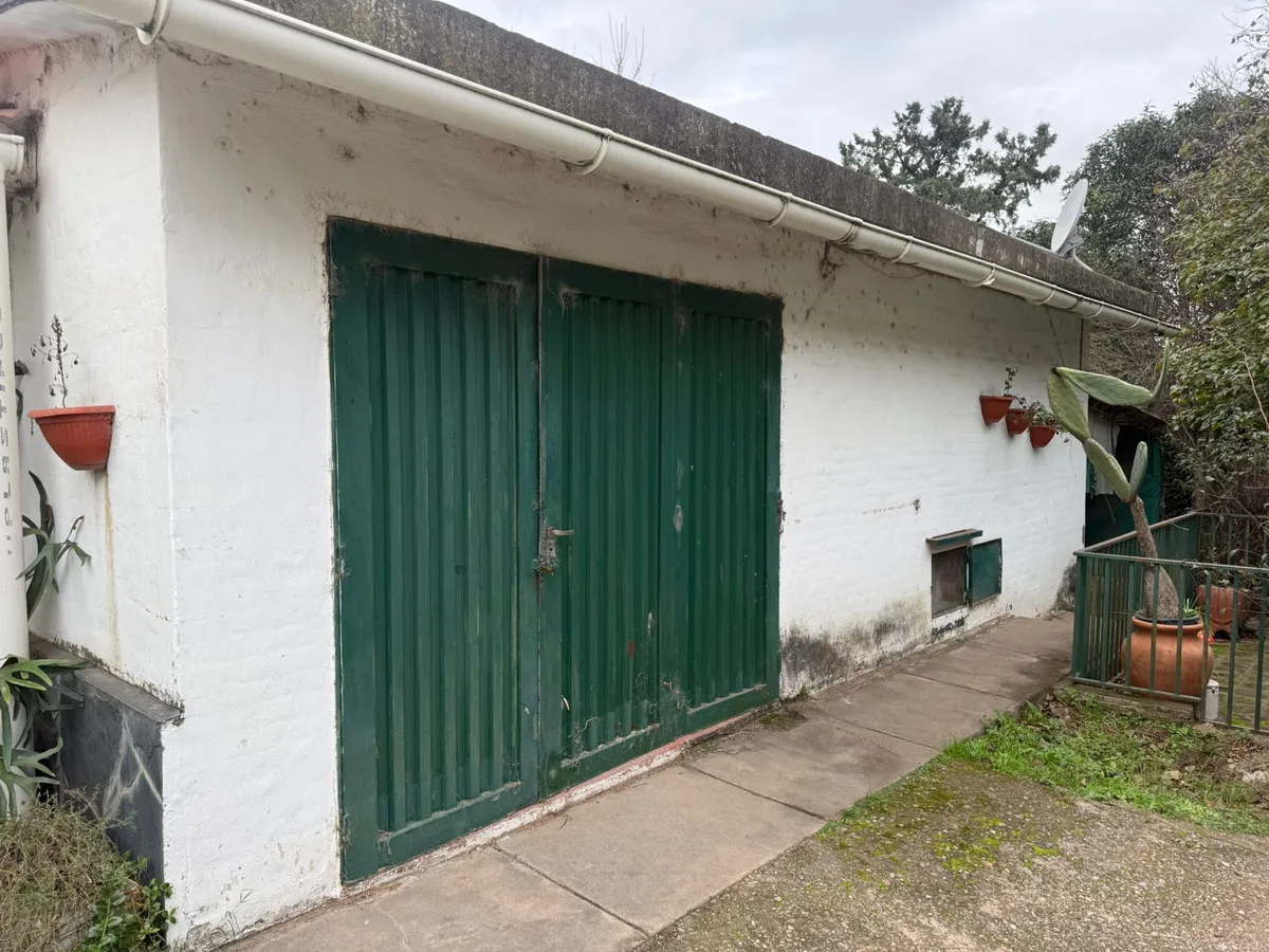 Ruta 9 Sinsacate: Casa con Locales y 938 m2 Terreno