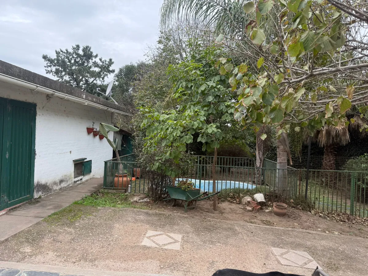 Ruta 9 Sinsacate: Casa con Locales y 938 m2 Terreno