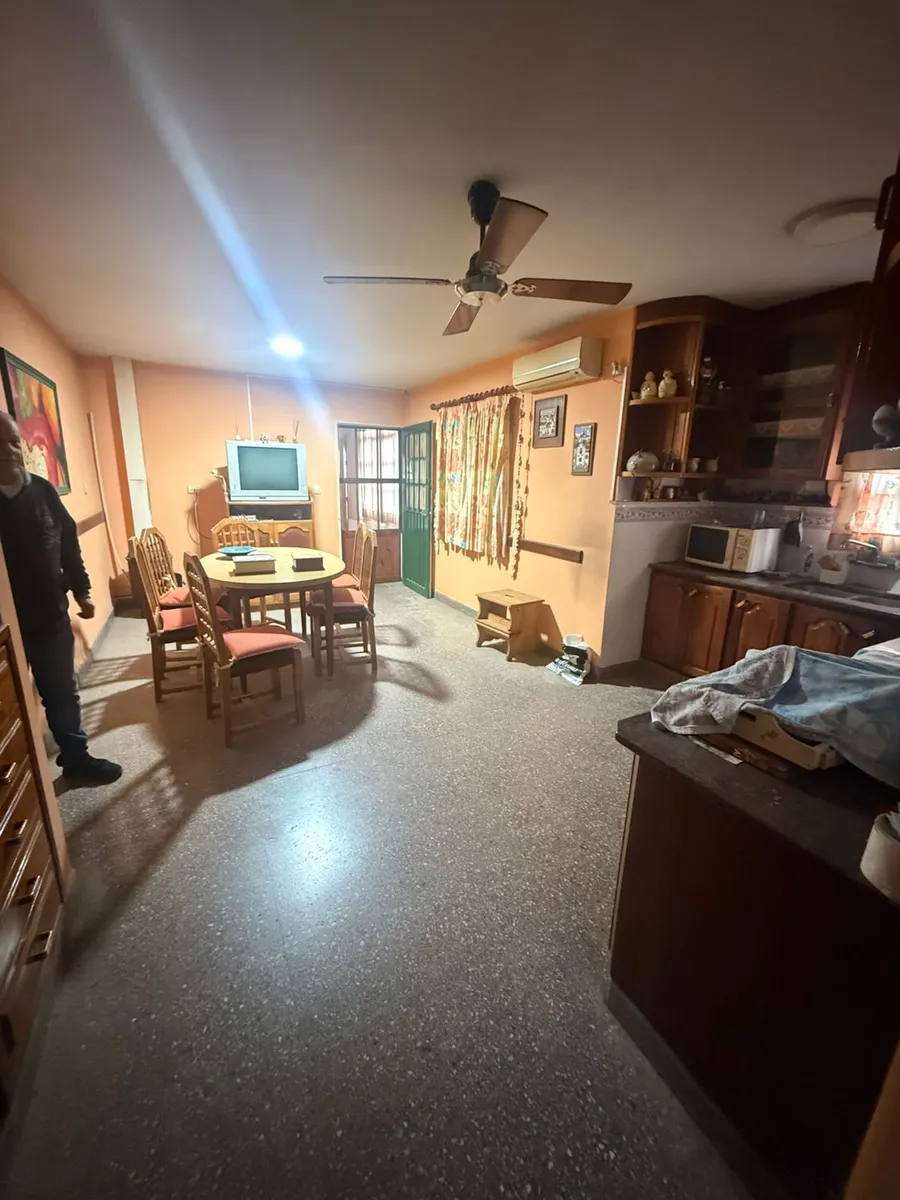 Ruta 9 Sinsacate: Casa con Locales y 938 m2 Terreno